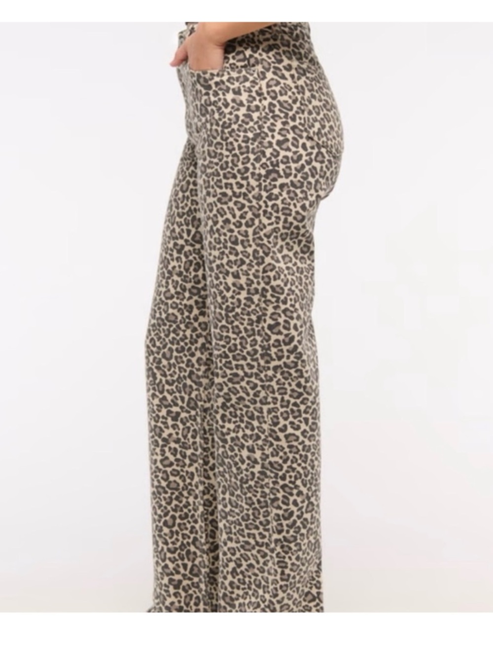 Abercrombie & Fitch Leopard-Print 90s high rise relaxed jean - Picture 2 of 6